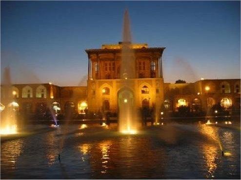 esfahan_ali_ghapu_2.JPG